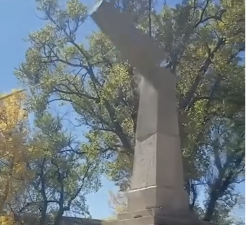 What's Up with the Obelisk in Santa Fe